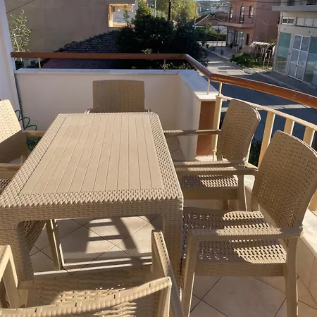 Mema Apartamento Néa Péramos